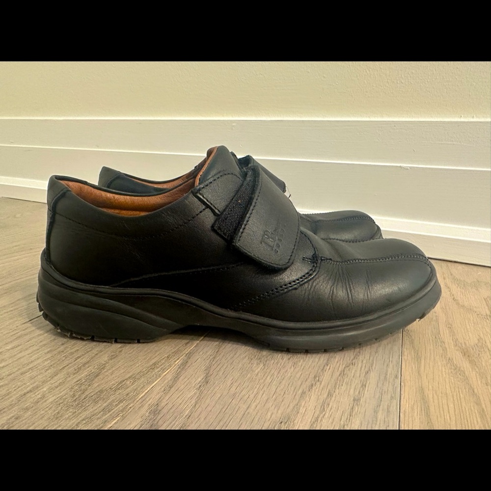 Kids dress shoes